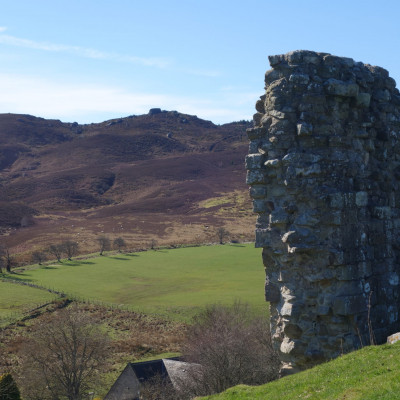 The Drake Stone from Harbottle Castle Dog friendly country pub in Northumberland - Harbottle - Drake Stone from Harbottle Castle - Northumberland National Park